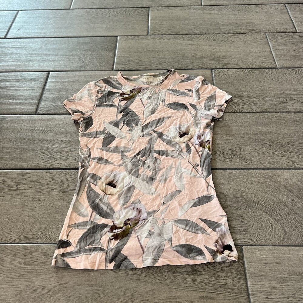 Ted Baker Syennai Everglade Fitted T-Shirt  Pink Gray Size 0 (107)